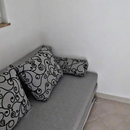 Pezo - Two Bedroom With Balcony * Baska Voda