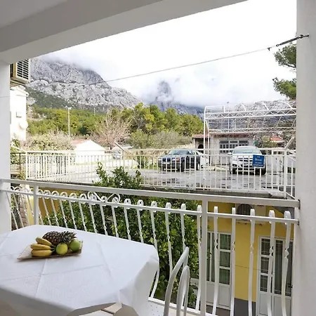 Pezo - Two Bedroom With Balcony Baska Voda