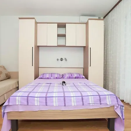Pezo - Two Bedroom With Balcony Baska Voda